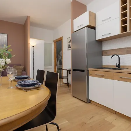 One-bedroom Kazimierz For Office Starowislna By Renters Lägenhet